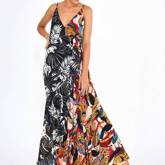 FARM Rio Dresses & Skirts - MOVING NEXT WEEK MAKE ME AN OFFER! 🥳 NWOT Farm Rio crazy fauna maxi dress